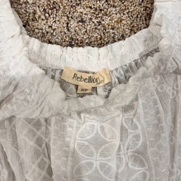 Rebellion White Cropped Top - Picture 2 of 3